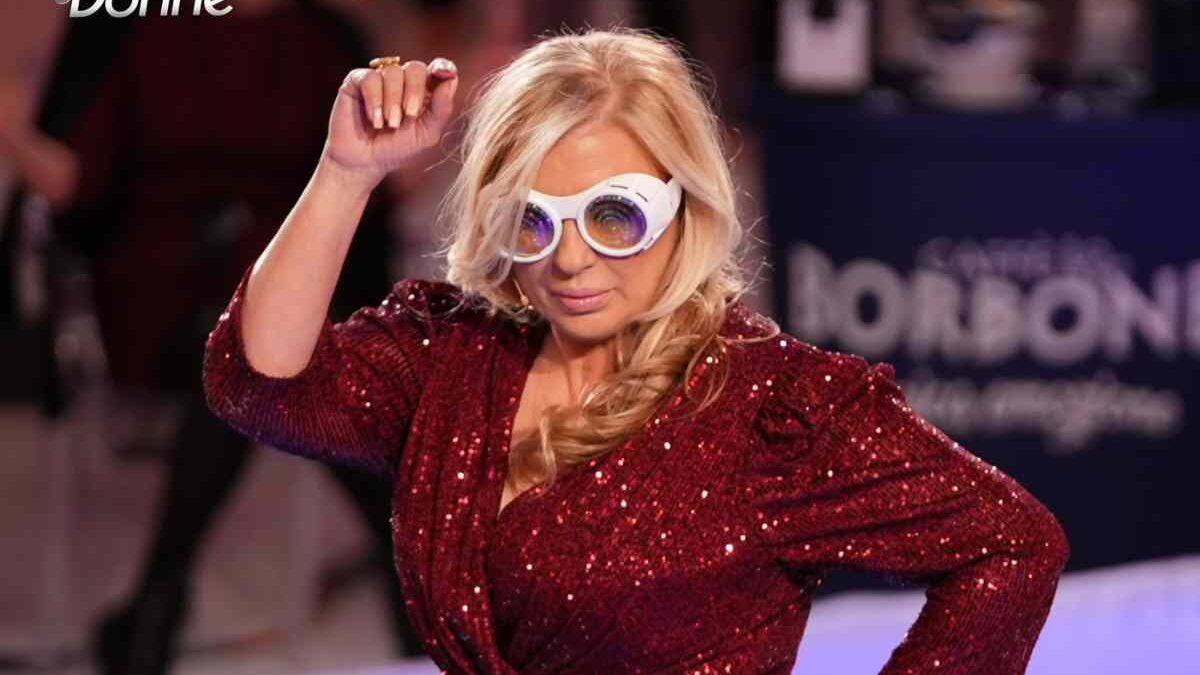 Tina Cipollari, gli inizi a Uomini e Donne, il divorzio da Kikò, la dieta. 5 segreti (che forse non sai)