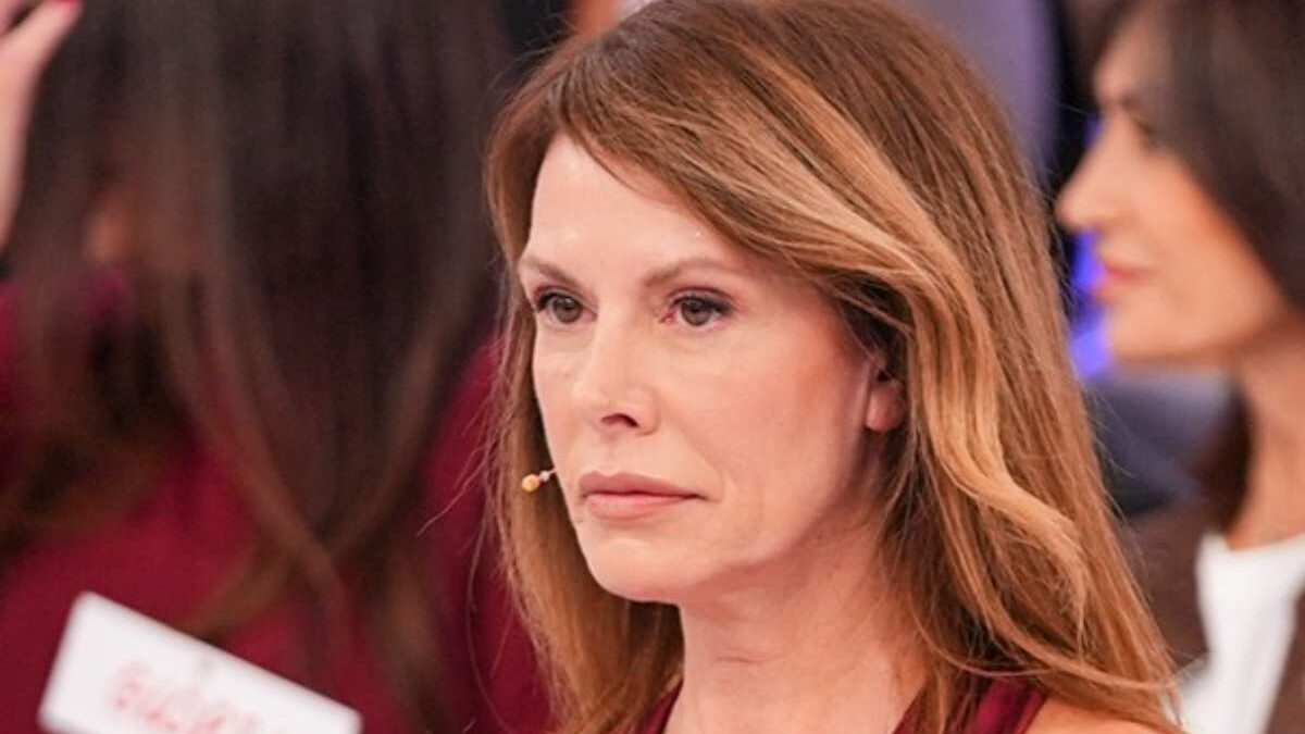 Uomini e Donne, perché Cinzia ha lasciato il trono over