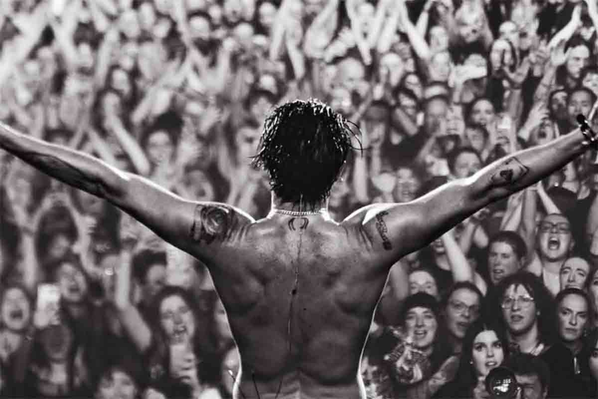 Yungblud si ferma: problemi di salute e tour sospeso fino a fine anno