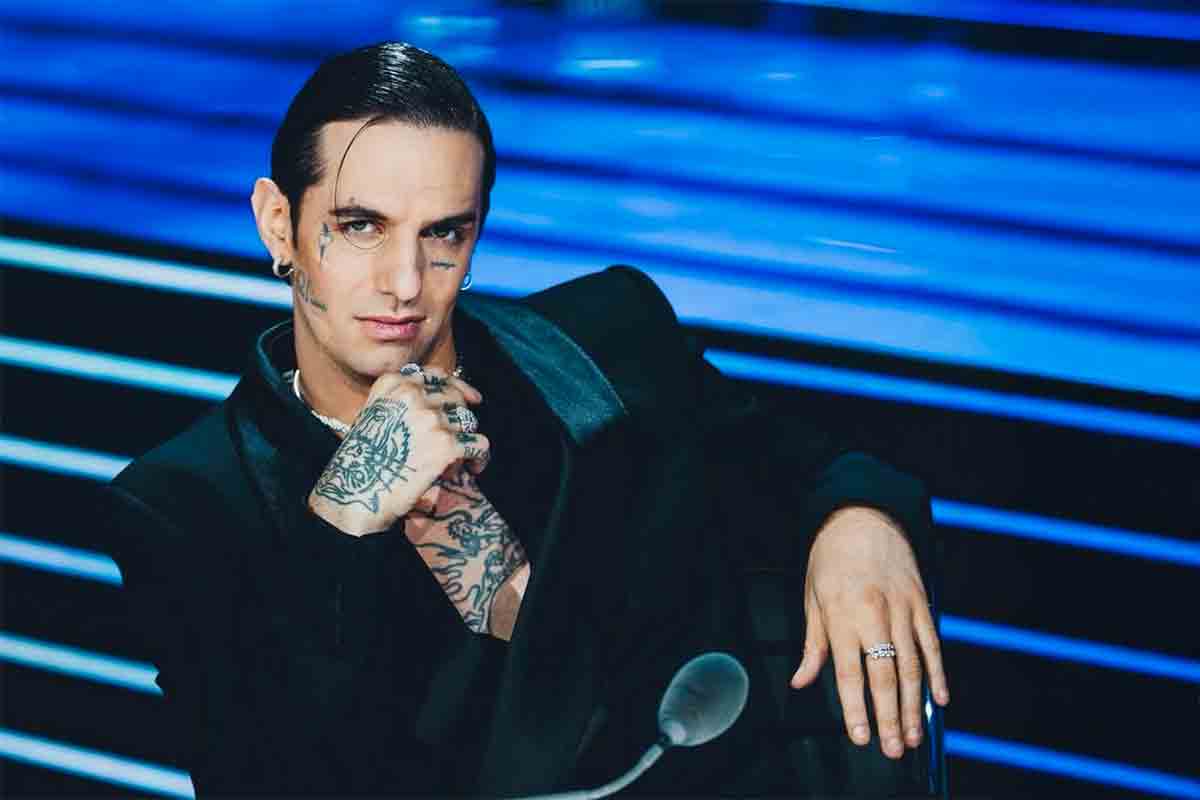 Achille Lauro tra “Incoscienti giovani” e solitudine: “Una vita alienante, in attesa degli stadi”
