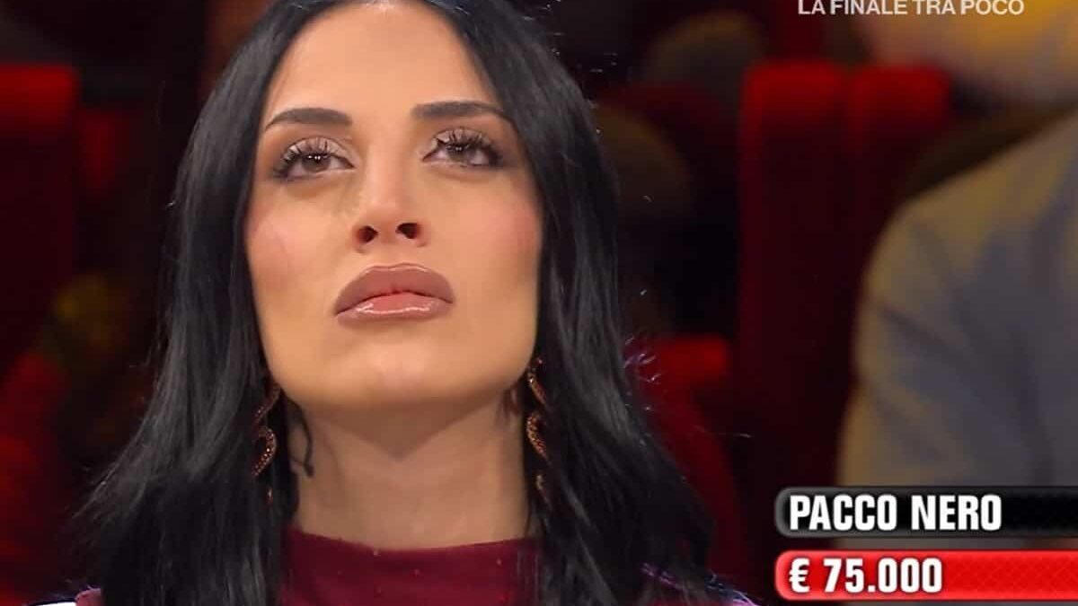 Affari tuoi, quanto hanno vinto stasera 19 dicembre 2025 dopo cambi e offerte