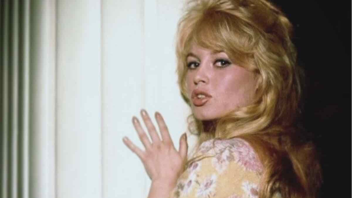 Brigitte Bardot, il retroscena sulla famosa canzone che anima i party da mezzo secolo: com’è nata l’idea