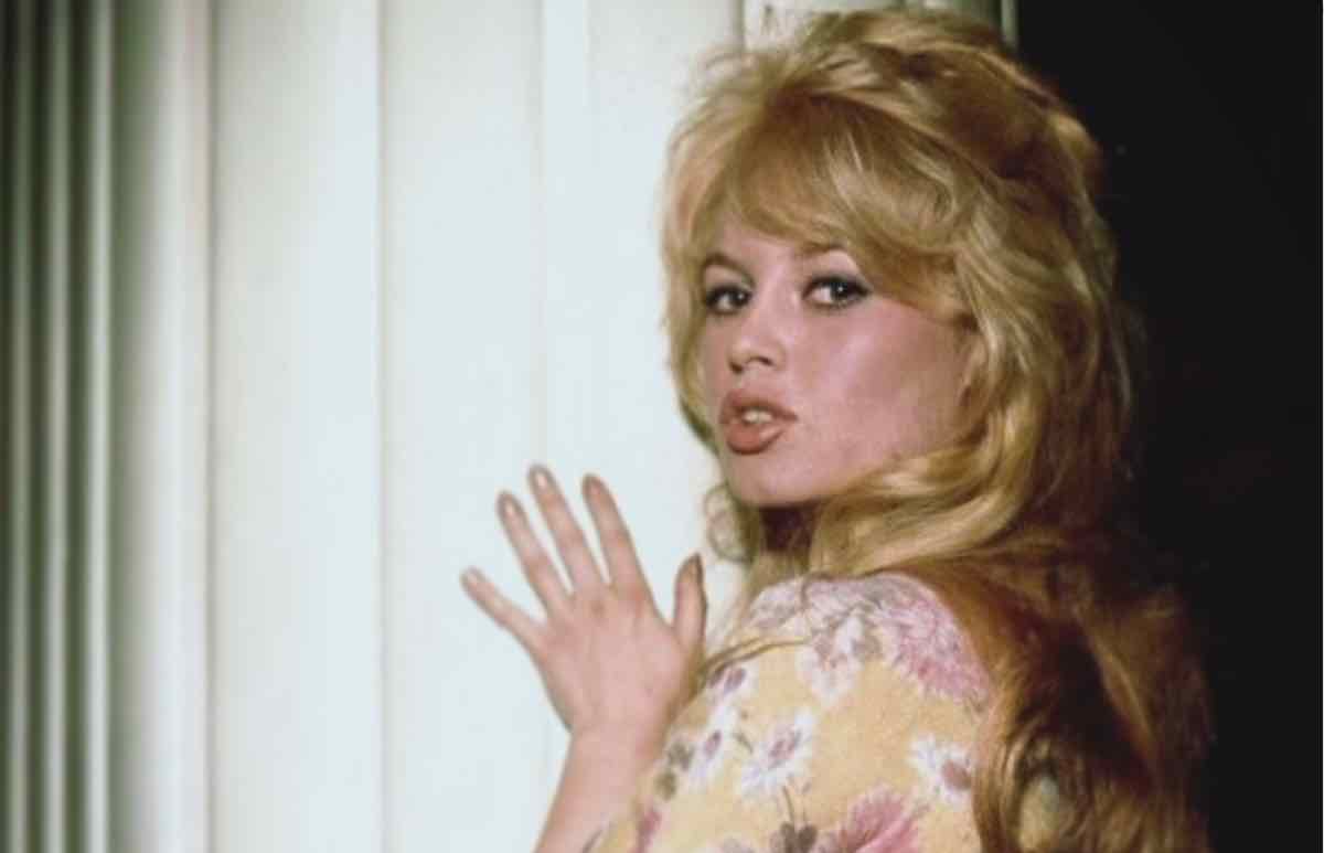 Brigitte Bardot, il retroscena sulla famosa canzone che anima i party da mezzo secolo: com’è nata l’idea