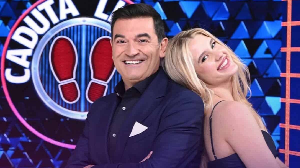 Caduta Libera, ma cosa c’è sotto la botola? Il retroscena