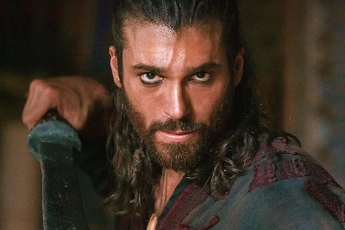 Can Yaman, dove vive la star di Sandokan: la villa romana da sogno