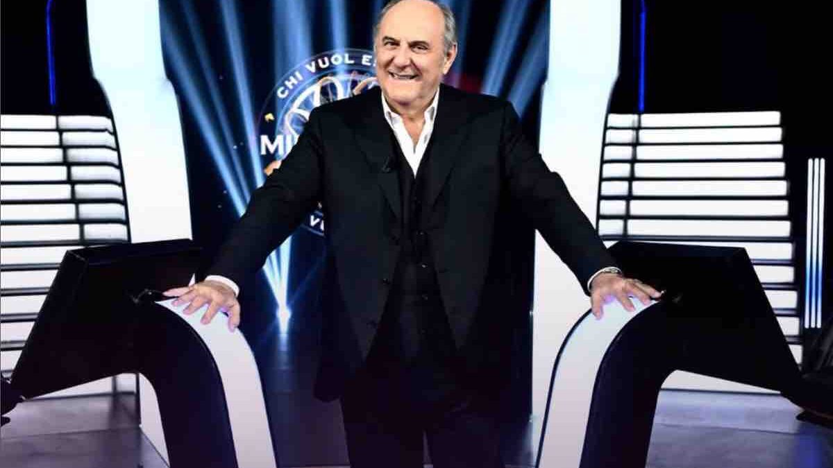Chi Vuol Essere Milionario – Il torneo prende tutto, la prima della Scala ferma al 6,4% di Share. I dati Auditel del 7 dicembre 2025