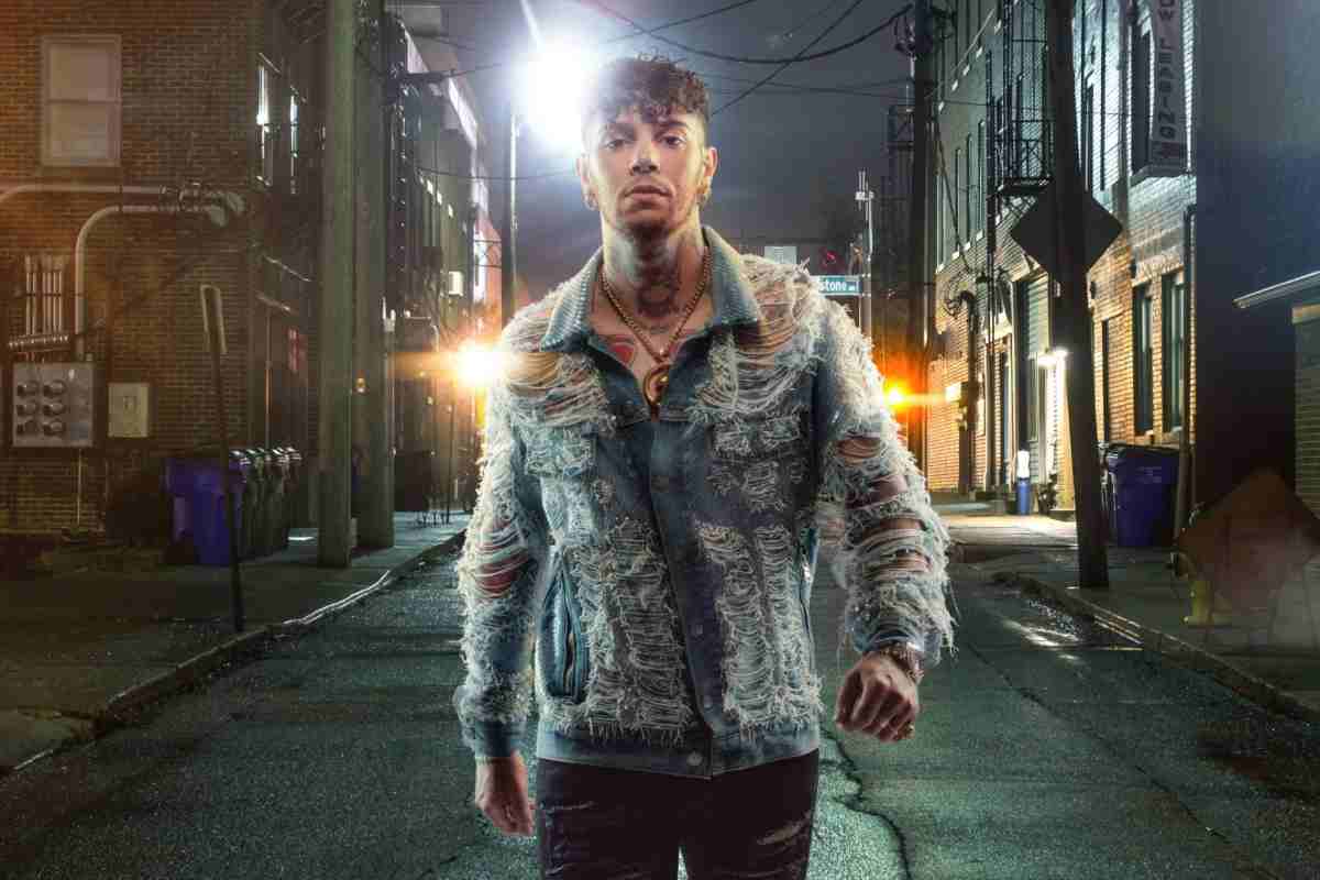 Emis Killa, chi è Martina la donna che lo ha conquistato? Il colpo di fulmine sul set del videoclip