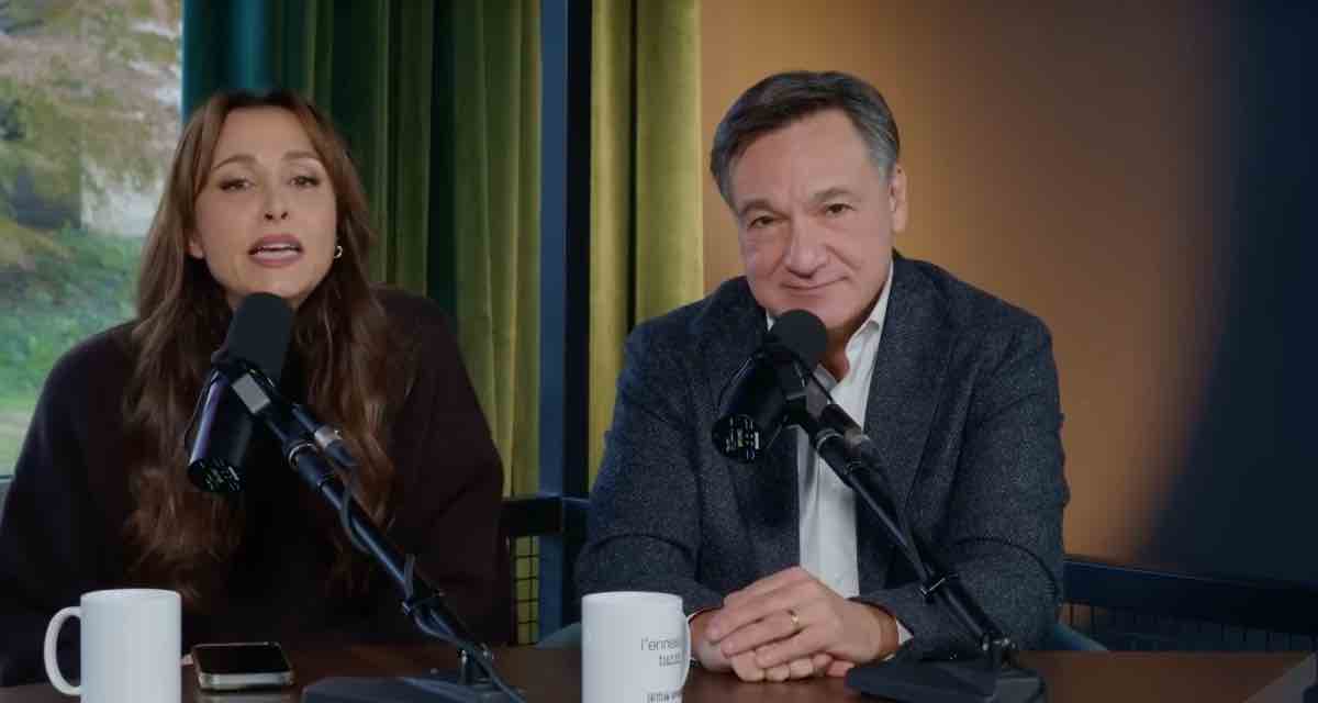 Fabio Caressa e Benedetta Parodi, l’amore è cieco ma il pubblico vede benissimo: sono i Sandra e Raimondo della tv contemporanea