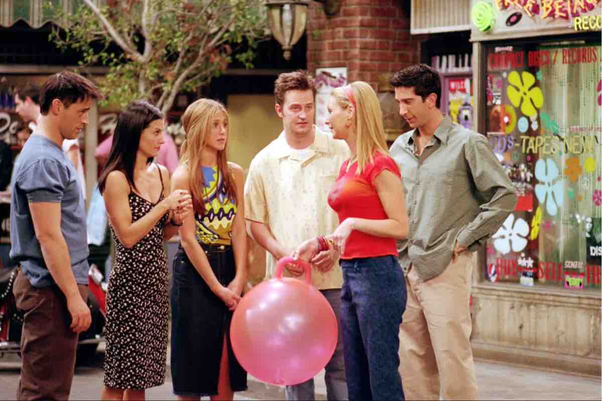 Friends, quali sono gli episodi di Natale della serie: tutte le puntate a tema natalizio