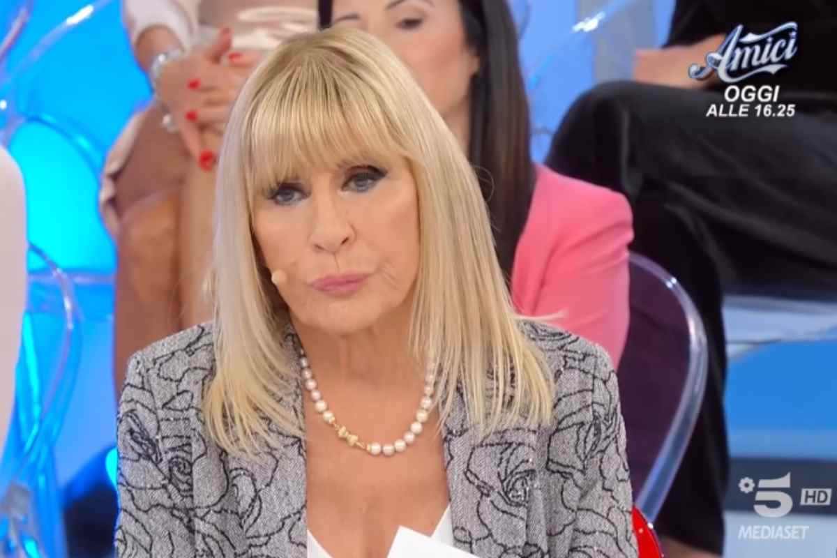 Anticipazioni Uomini e Donne, il “tentativo disperato” di Gemma non piace al cavaliere: la reazione è dura