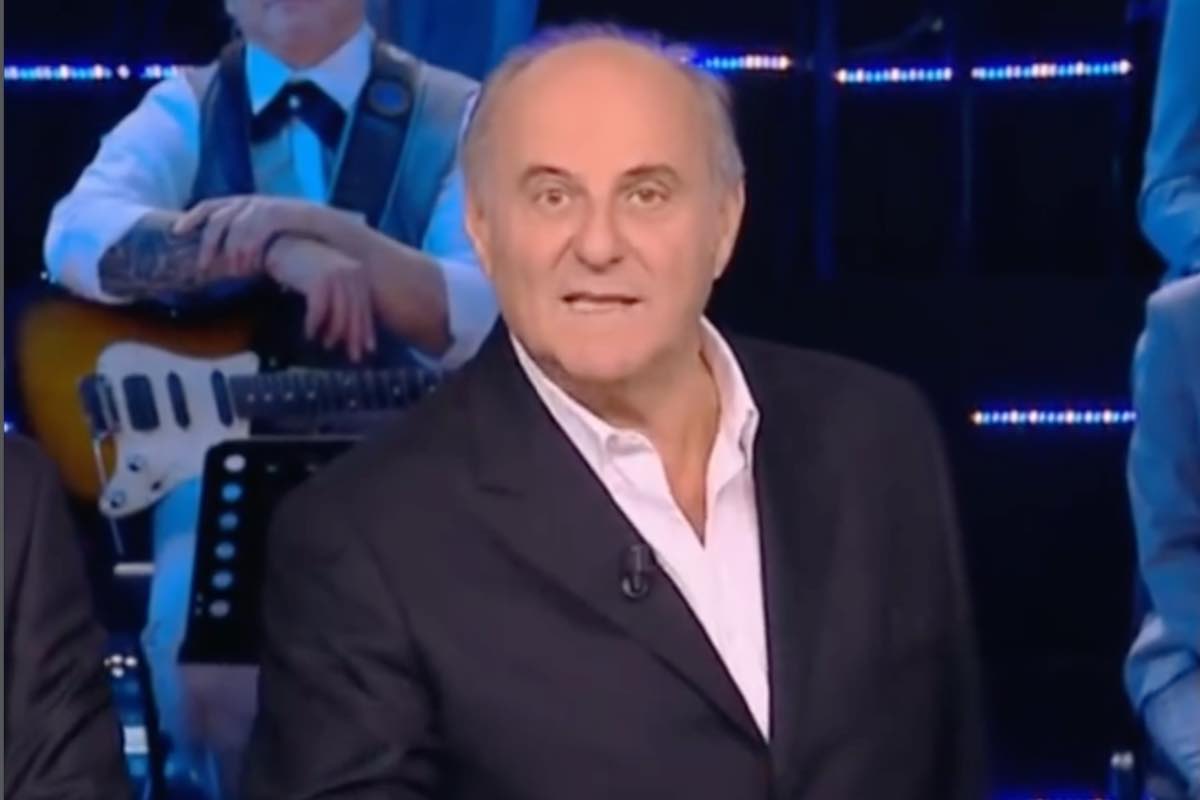 Gerry Scotti, stoccata social alla Rai dopo Chi Vuol Essere Milionario: c’è anche il “like” di De Martino | FOTO