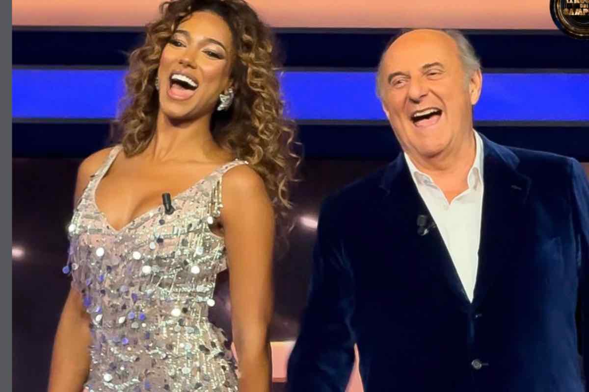 Gerry Scotti conduce La Ruota dei Campioni con Samira Lui