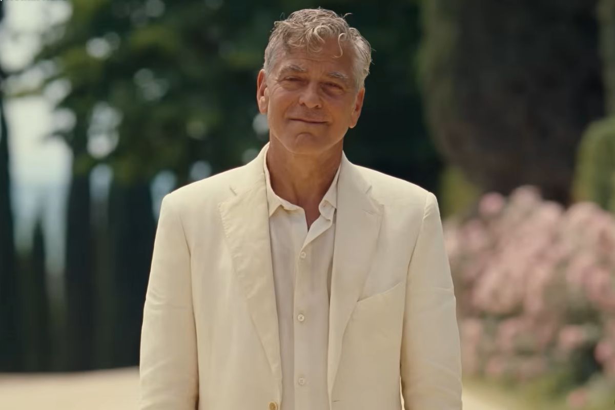 Se ti sei perso al cinema Jay Kelly puoi vederlo su Netflix: Clooney è in stato di grazia