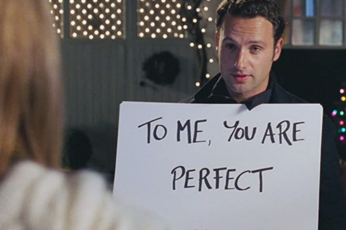 Love Actually, il cult di Natale 20 anni dopo: perché oggi fa storcere il naso