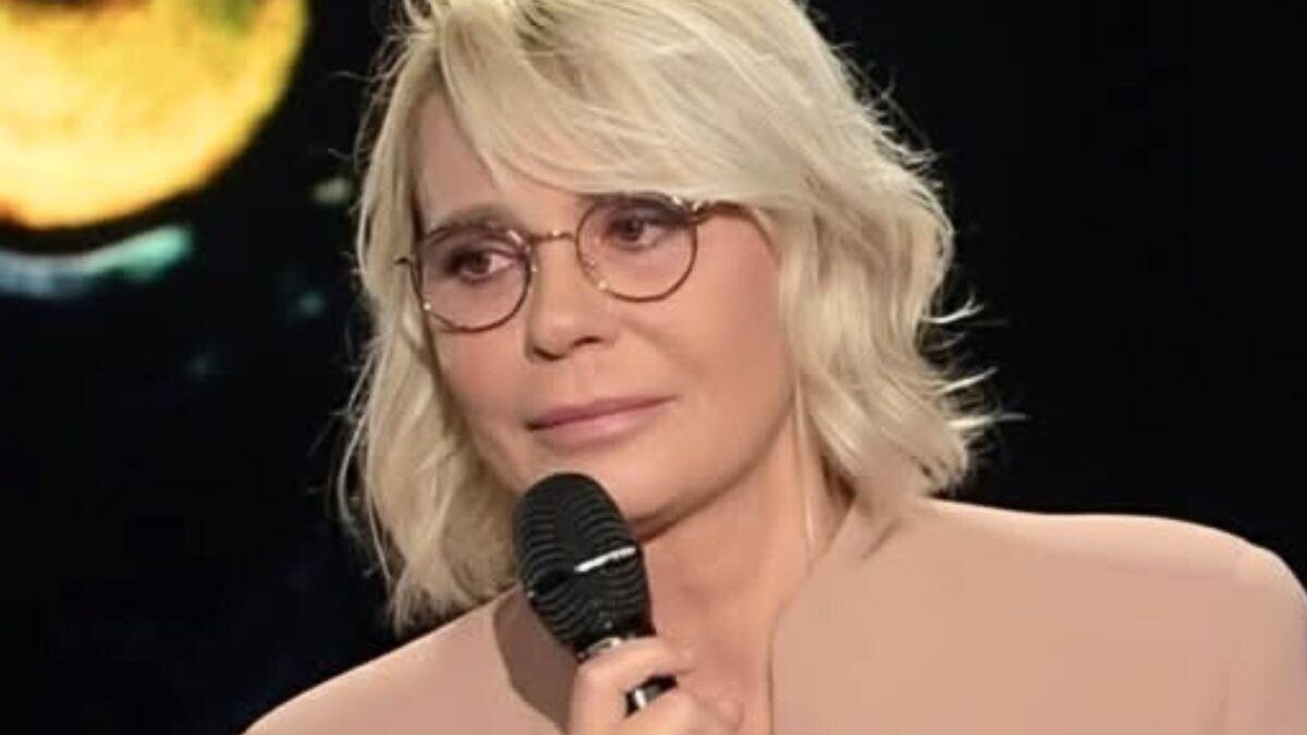 L’emozione di Maria De Filippi nel ricordo dei genitori: le dichiarazioni intime della conduttrice