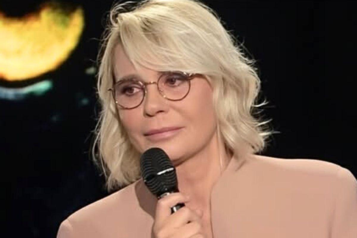 L’emozione di Maria De Filippi nel ricordo dei genitori: le dichiarazioni intime della conduttrice