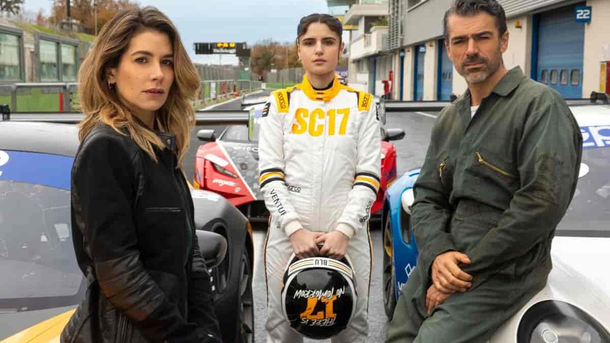 Luca Argentero protagonista di Motorvalley. La serie originale Netflix: debutto, cast, trailer