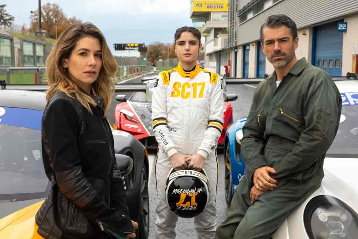 Luca Argentero protagonista di Motorvalley. La serie originale Netflix: debutto, cast, trailer