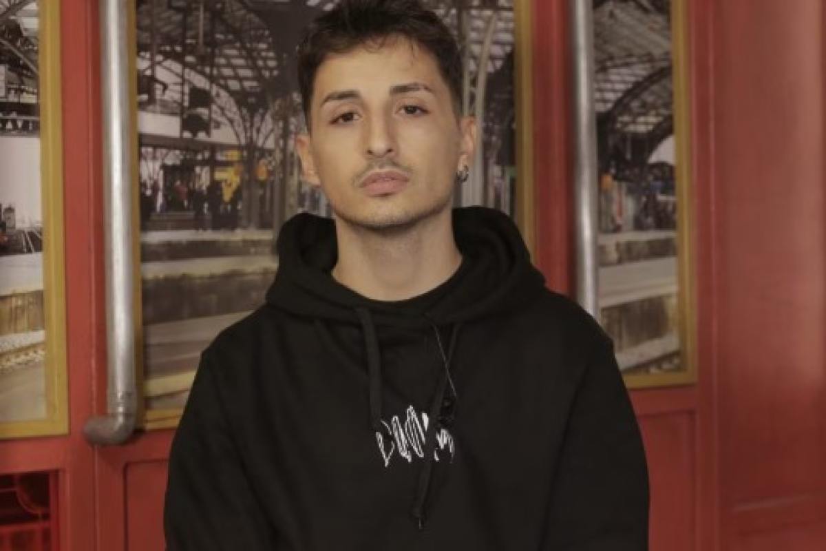 Nayt, chi è il rapper che approderà tra i Big a Sanremo 2026? Carriera, età, successi, vita privata, tutto su di lui.