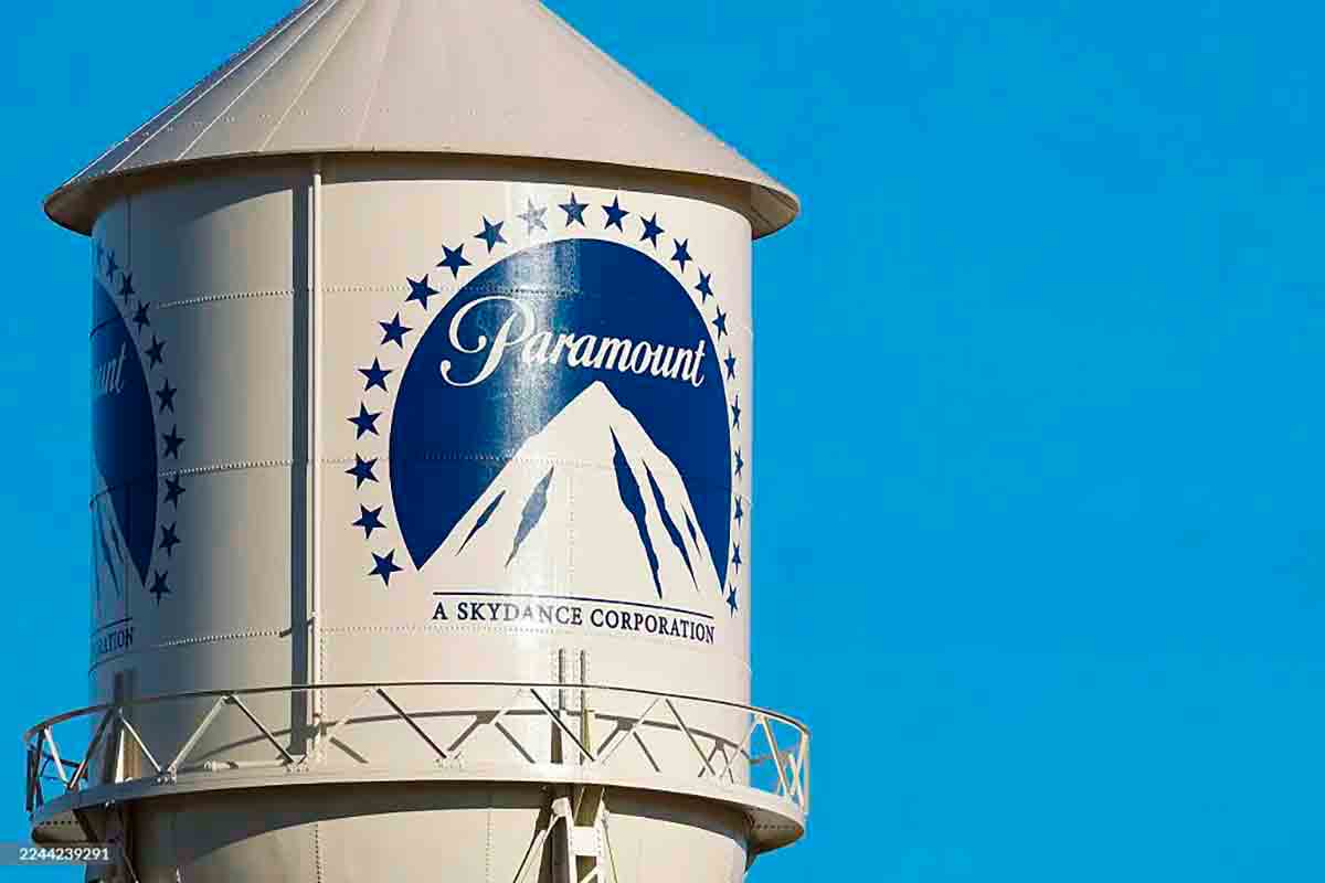 Paramount rilancia la sfida a Netflix per Warner Bros: la mossa Ellison può cambiare lo streaming