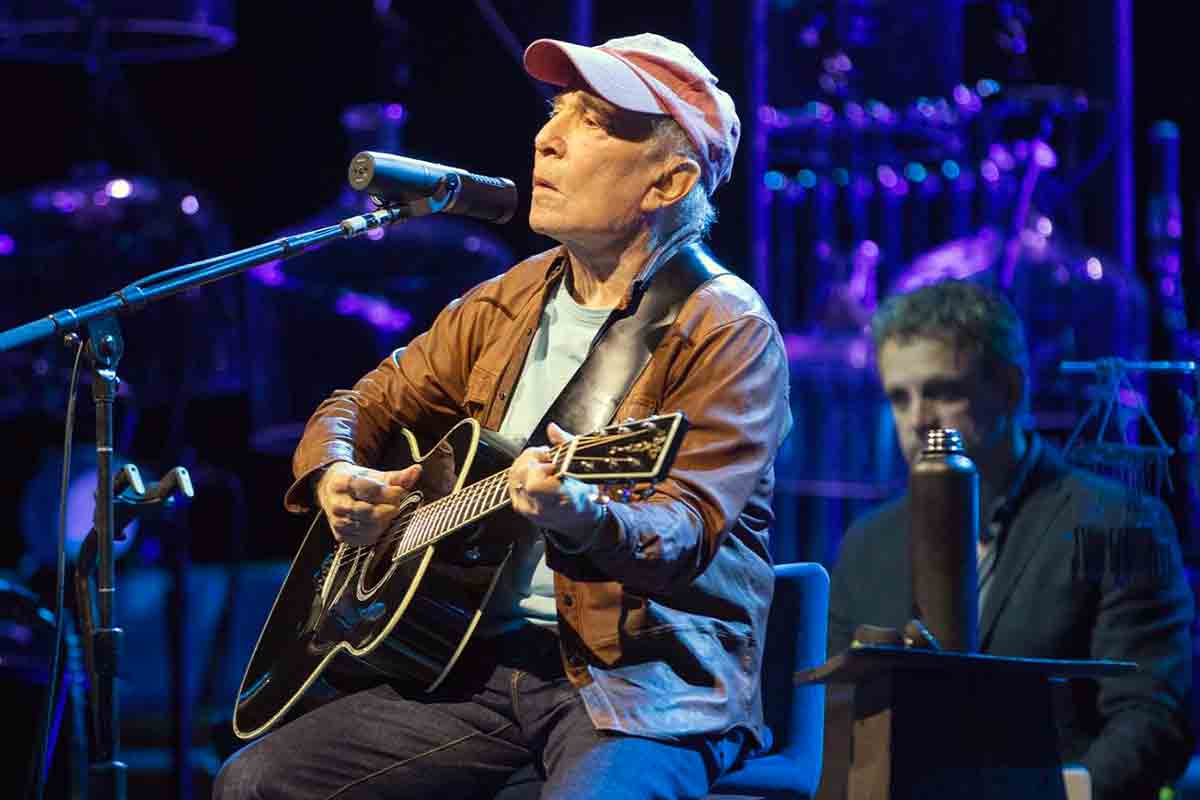Paul Simon e il ritorno sul palco: perché il suo tour europeo conta davvero