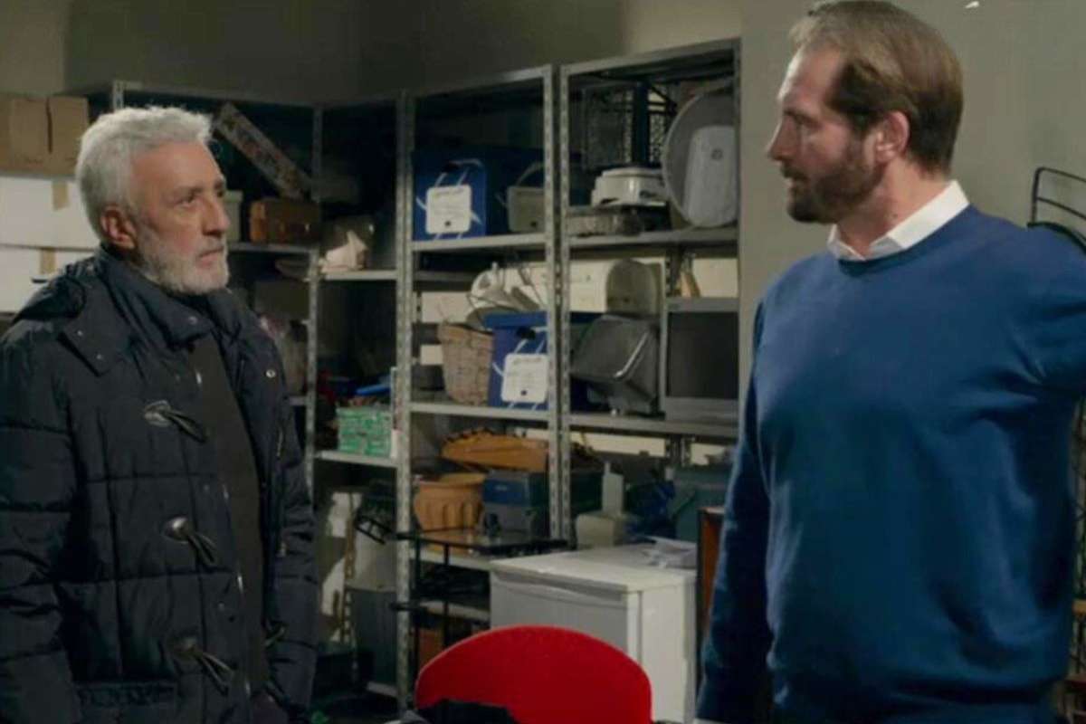 Alberto propone sostituto di Raffaele in portineria anticipazioni Un posto al sole