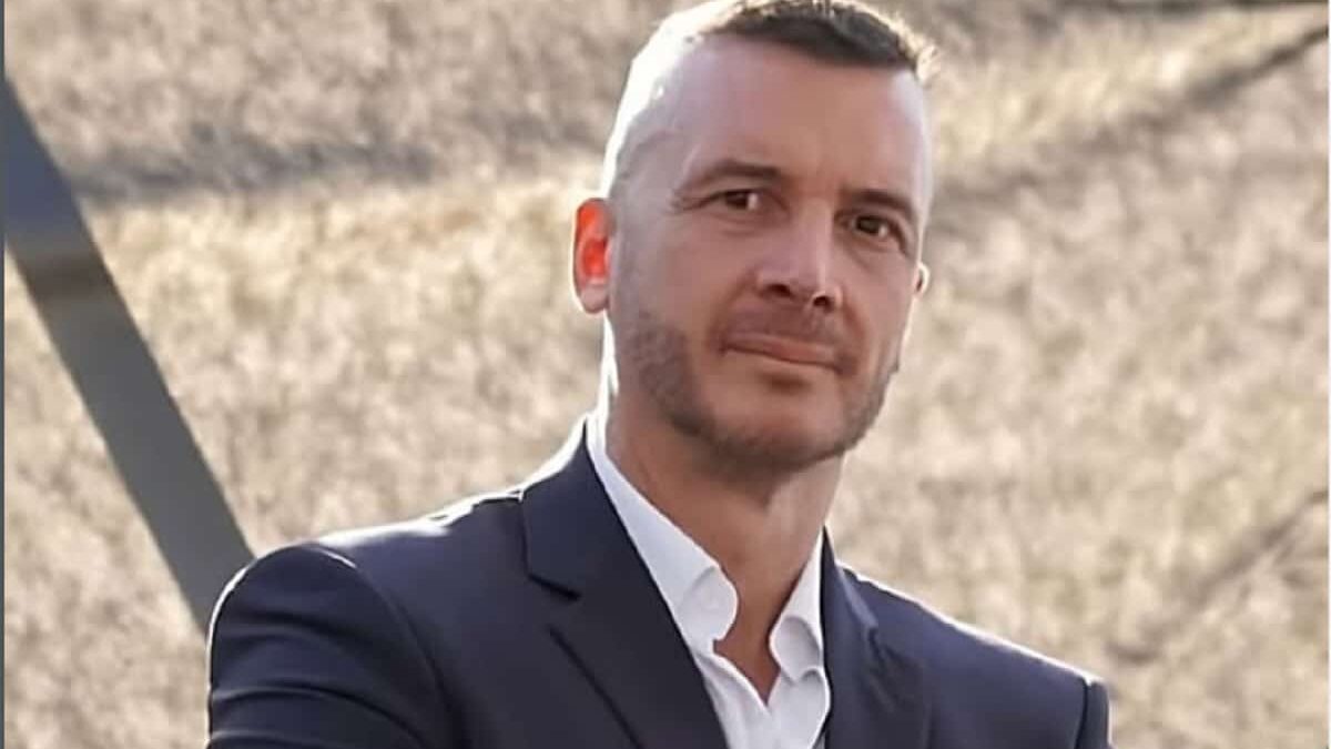 Rocco Casalino: laurea, età, carriera, il coming out : chi è l’ex gieffino ospite a Verissimo