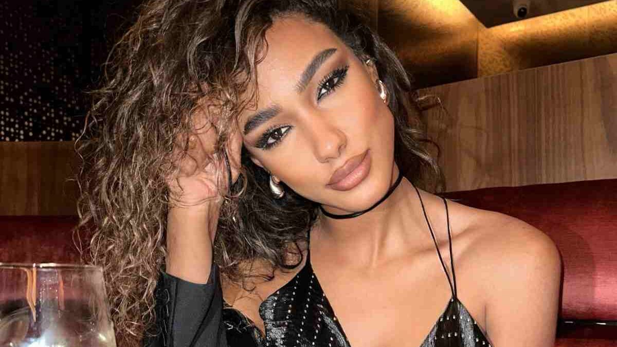 La Ruota della Fortuna, le foto inedite di Samira con i capelli liscissimi