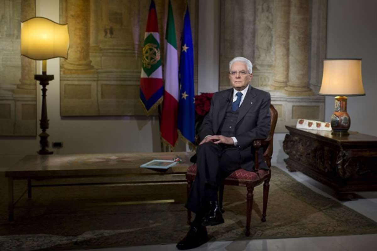 Sergio Mattarella, il discorso di fine anno è una tradizione condivisa: le differenze con gli altri Paesi europei tra liturgia televisiva ed esigenze politiche