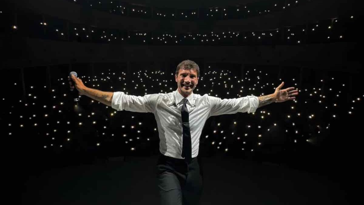 Stefano De Martino porta il Varietà in digital: nuovo “esperimento” della Rai con il suo spettacolo teatrale
