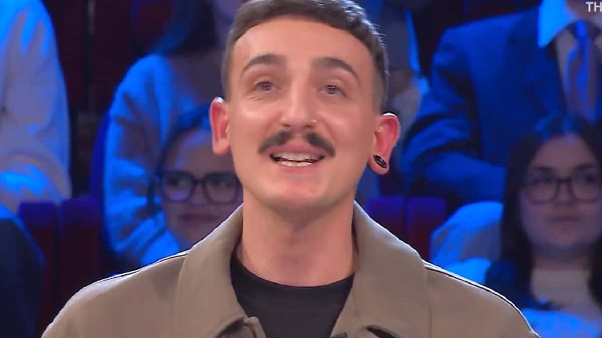 Affari tuoi, finale da favola per Alessio stasera 24 gennaio 2026: accetta l’offerta ma con l’amaro in bocca