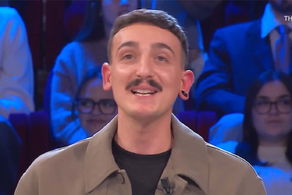 Affari tuoi, finale da favola per Alessio stasera 24 gennaio 2026: accetta l’offerta ma con l’amaro in bocca