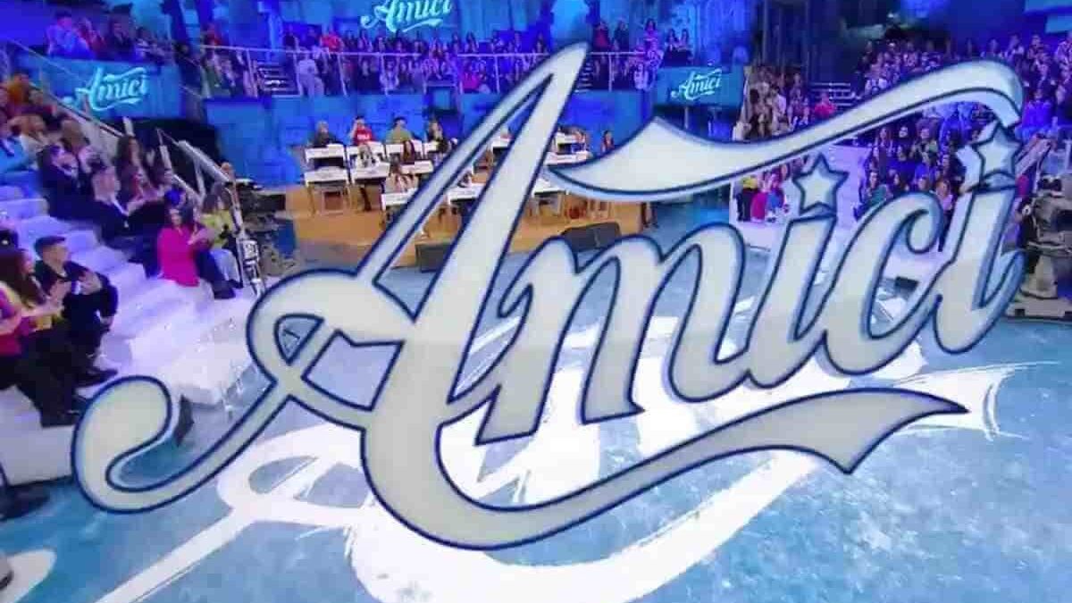 Sono in crisi: la coppia più amata di Amici rompe il silenzio, cosa sta accadendo