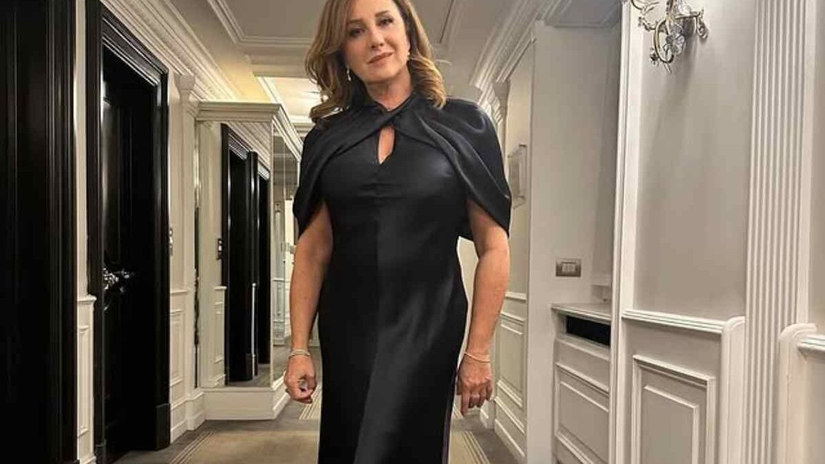 Carla Signoris: età, carriera, matrimonio con Maurizio Crozza; tutto sulla Claire di “The Land of Dreams”