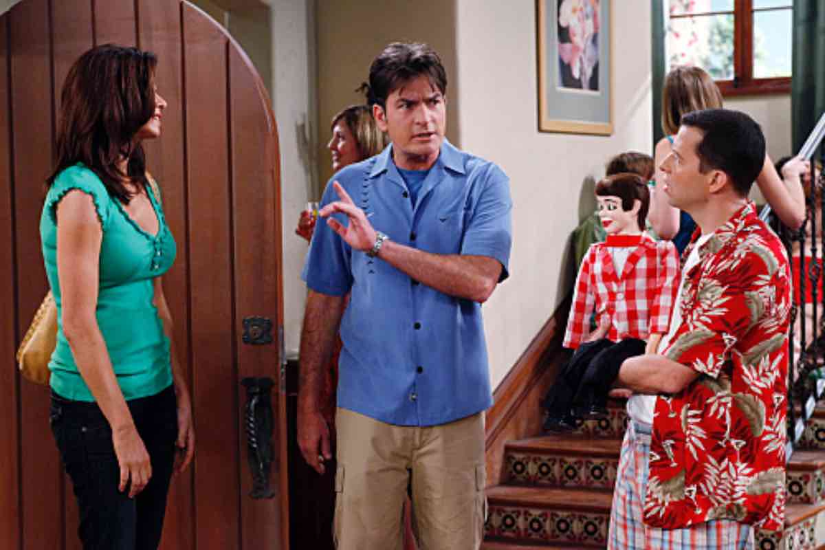 Due uomini e mezzo, la serie con Charlie Sheen è uno spaccato di vita tra risate e scomodi retroscena