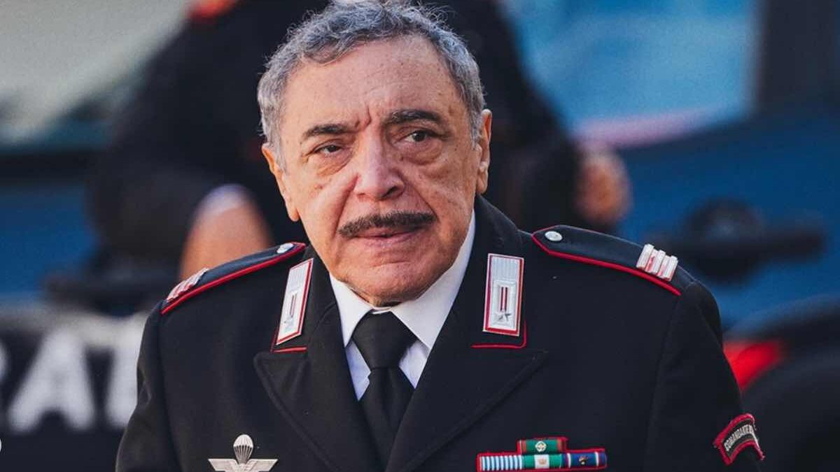 Nino Frassica, il Maresciallo Cecchini funziona anche dietro le quinte: Don Matteo, con il backstage su RaiPlay, ha fatto un ulteriore salto di qualità