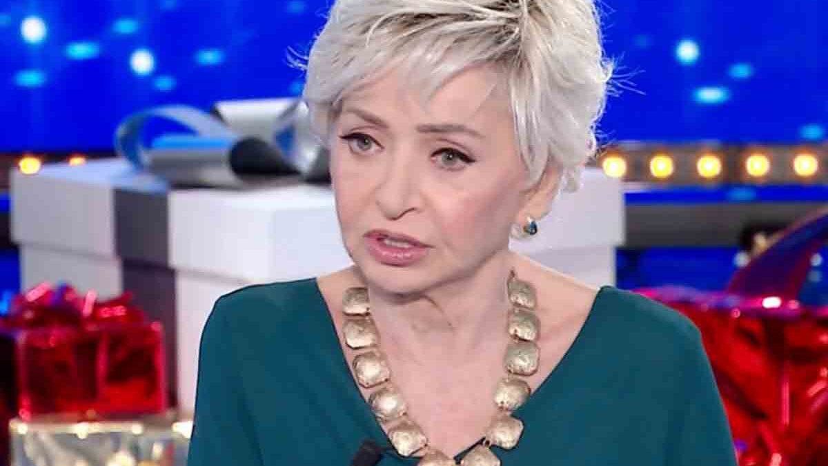 Enrica Bonaccorti a Domenica In, il pranzo di Natale da Mara Venier e l’incertezza: “Sono in un limbo”