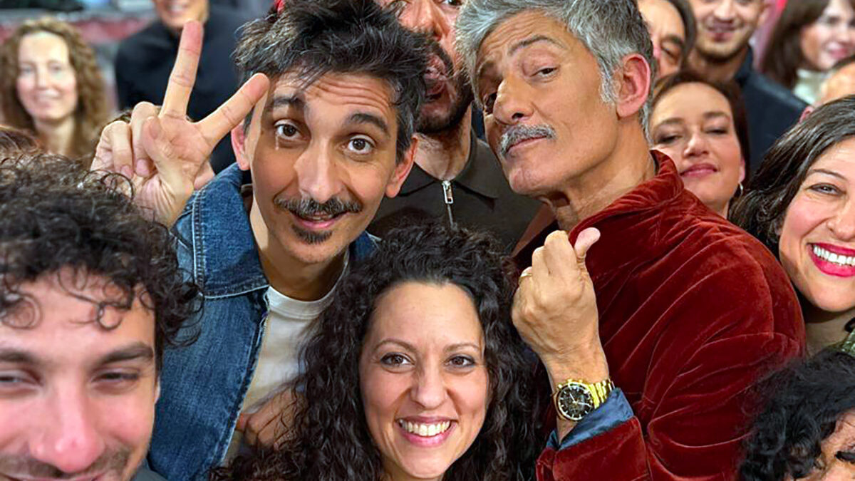 Fiorello su Affari Tuoi: “Il pubblico pagato 30 euro? Chiamate Corona subito!”.