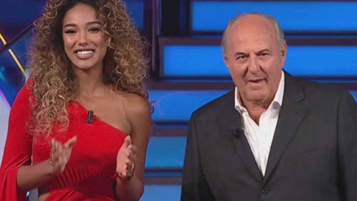 La Ruota della Fortuna, incidente per Samira Lui dietro le quinte: il racconto di Gerry Scotti