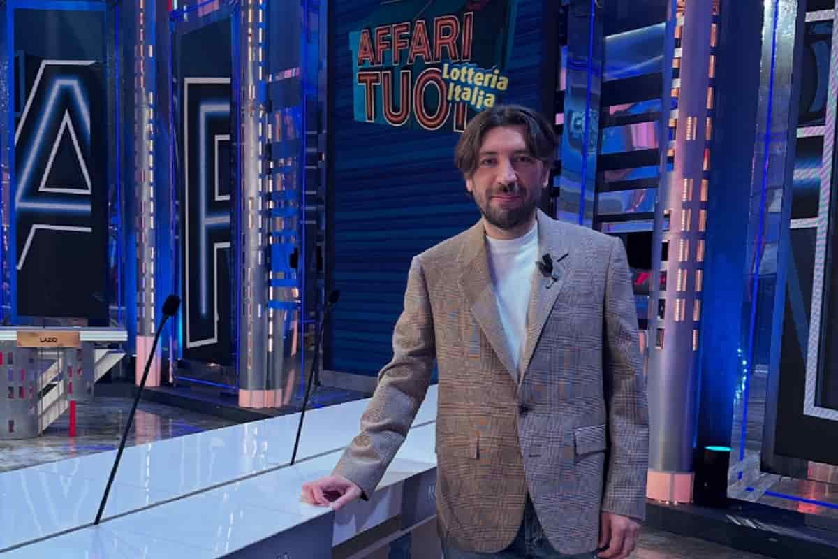 Herbert Ballerina età, carriera, l’amicizia con De Martino, vita privata: tutto sul volto di Affari Tuoi