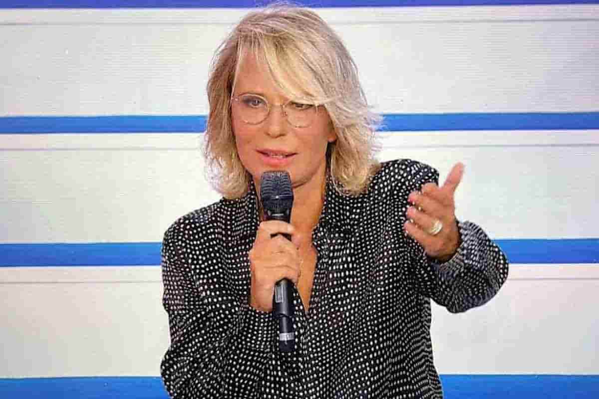Uomini e Donne, la segnalazione che cambia tutto: “Beccato con un’altra”. Lui si difende così