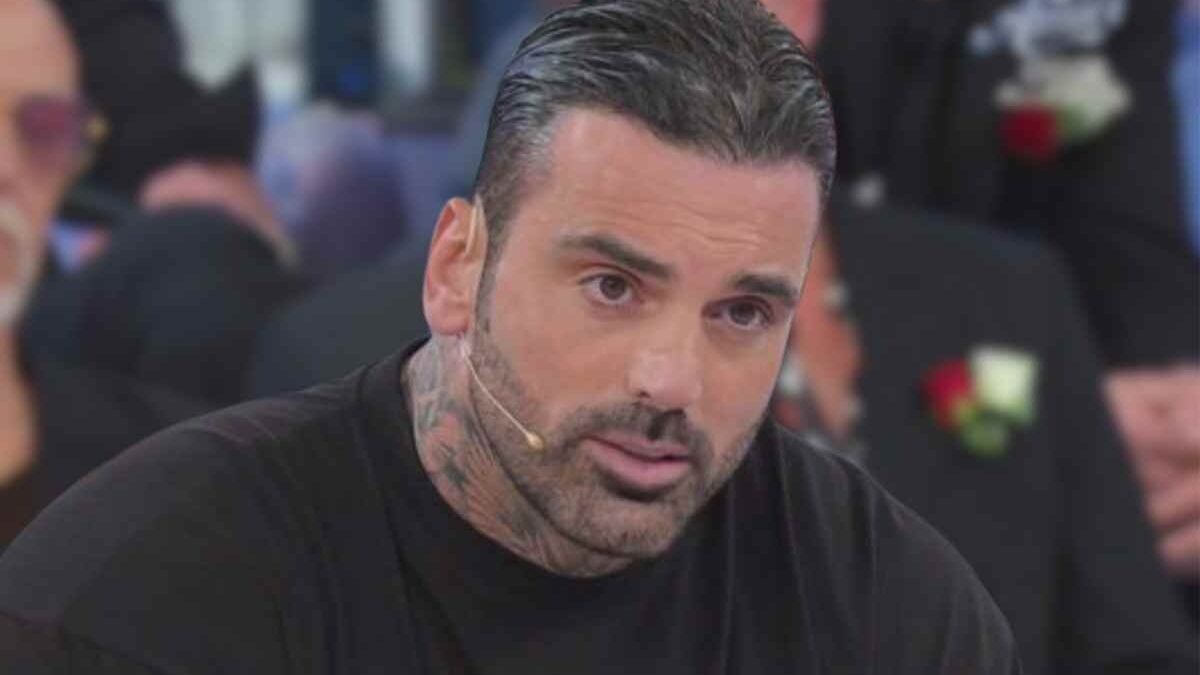 Mario Cusitore in piena notte in ospedale, il gesto dell’ex cavaliere scatena i fan di Uomini e Donne