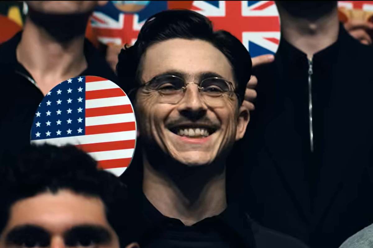 Meglio godersi Marty Supreme al cinema: la performance di Chalamet è da Oscar e merita la sala