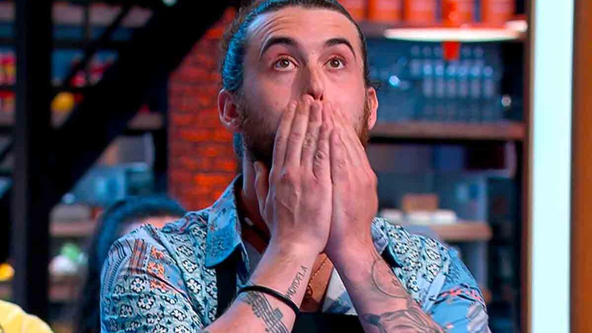Masterchef Italia 15, l’eliminazione doppia (inaspettata), Cannavacciuolo corteggiato, Carlotta tra tensioni e polemiche