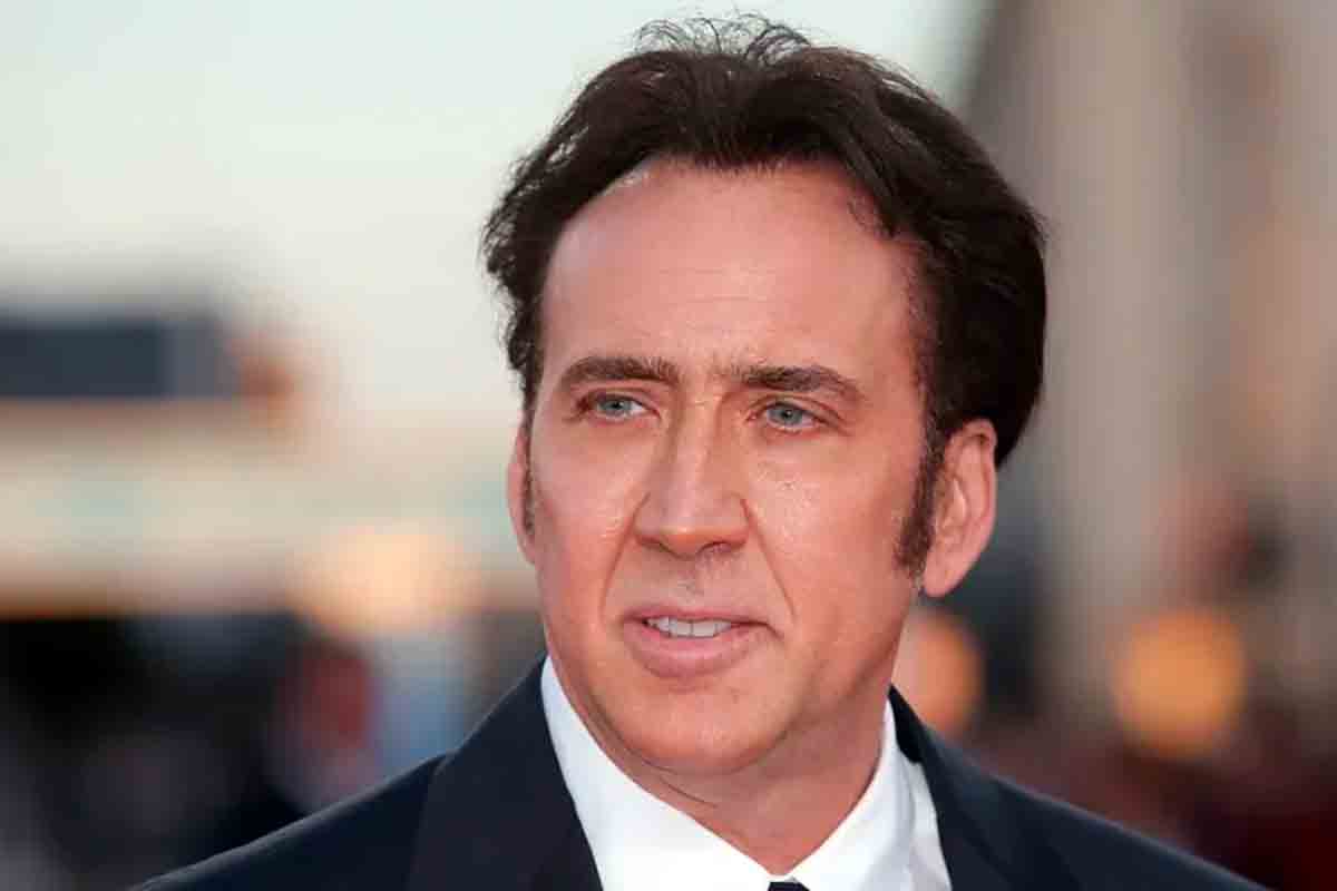 Nicolas Cage compie 62 anni: cinque mogli, un dinosauro e una piramide per l’eternità