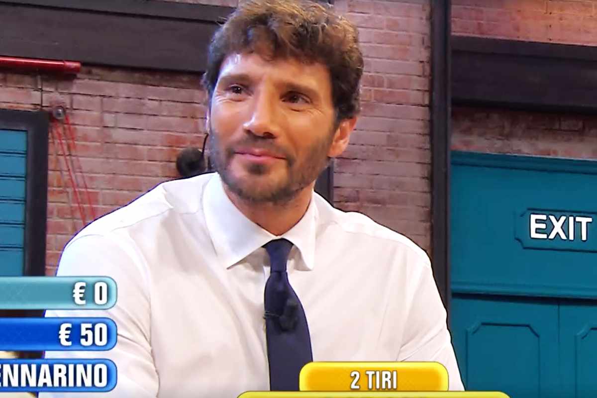 Scivolone di De Martino in diretta: “Non possiamo dirlo”. La frase scatena la bufera, perché e cosa “nasconde”