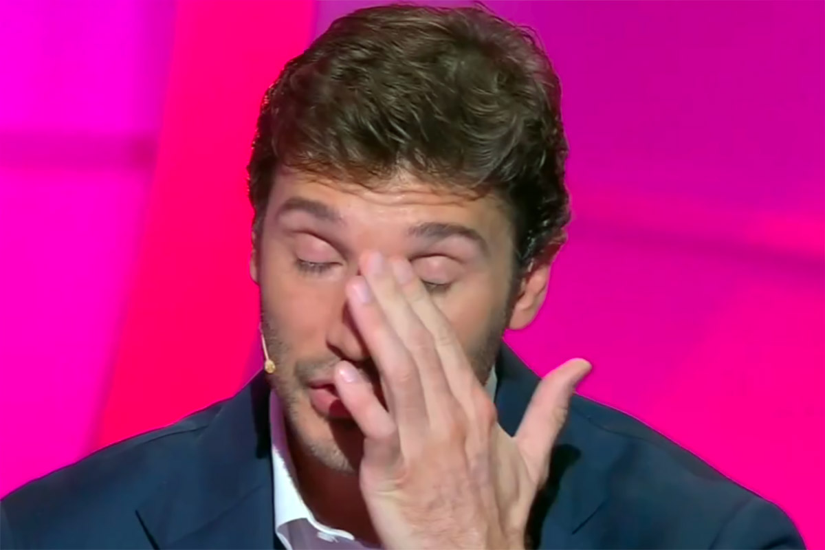 Stefano De Martino in lacrime a C’è Posta per Te: commozione per la storia di Antonietta