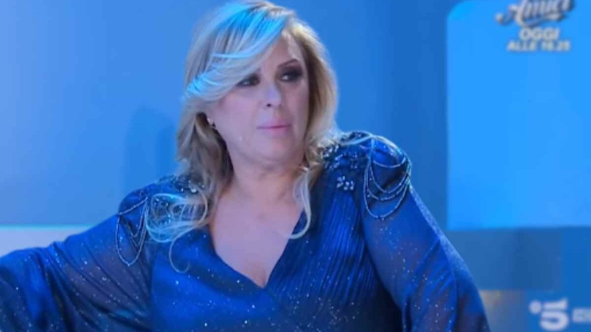 Uomini e Donne, Tina Cipollari abbandona lo studio dopo una lite: cosa è successo