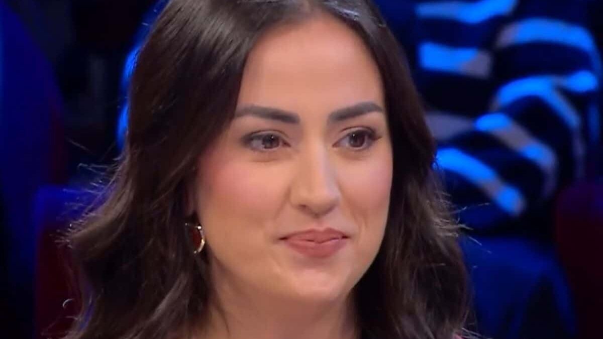 “Chiederò il divorzio”: finale rocambolesco per Benedetta ad Affari tuoi, quanto ha vinto stasera 18 febbraio 2026