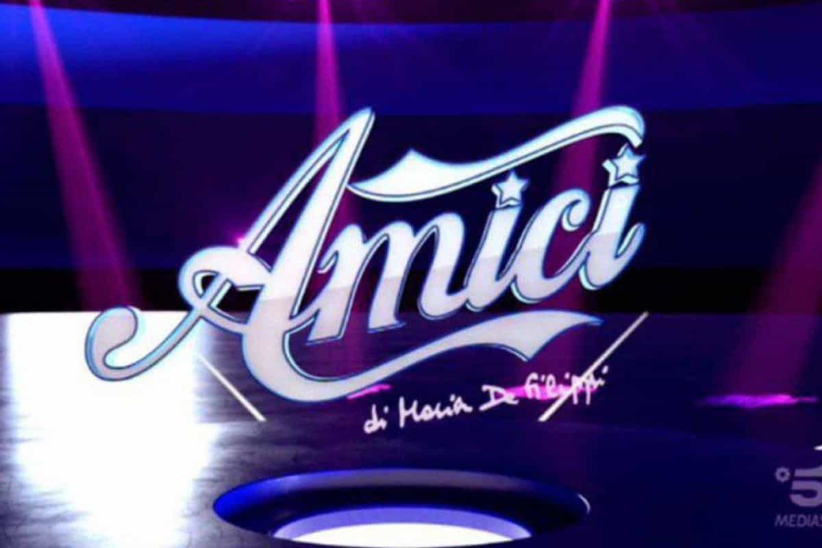 “Ho dovuto smettere…”, la confessione shock dell’allievo di Amici 25: fan sorpresi